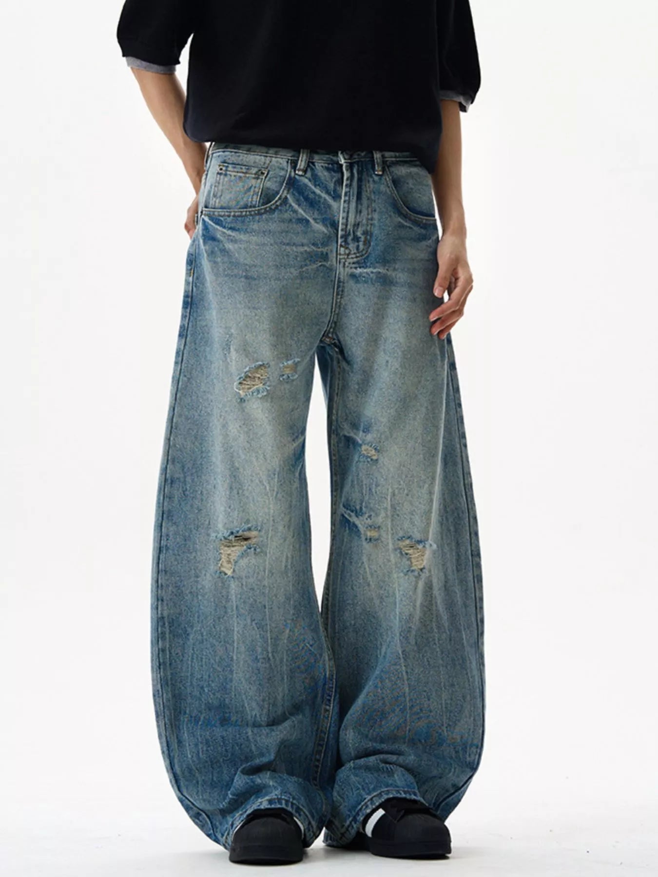 Men's Distressed Loose Fit Jeans - Tailored Accord