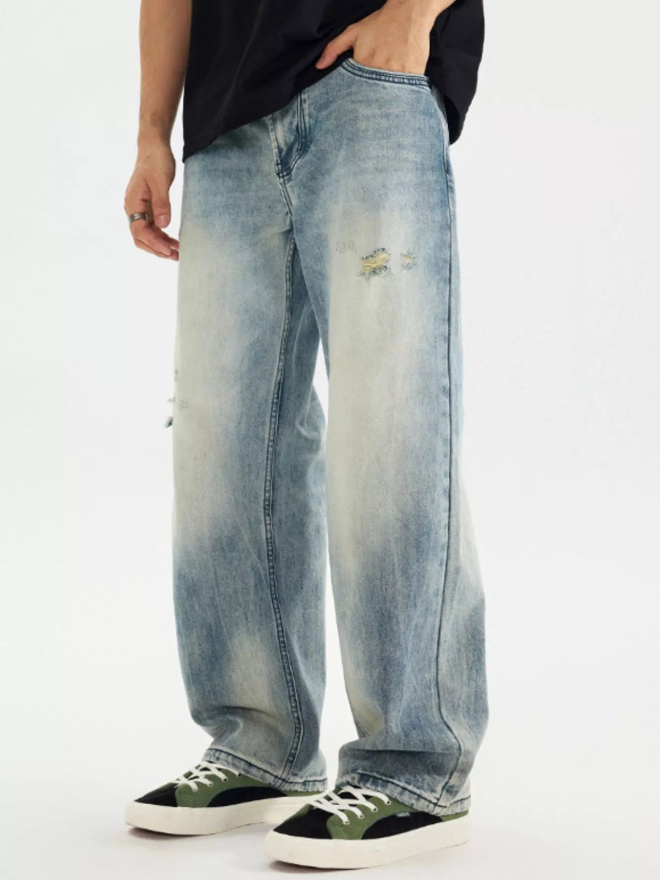 Men's Distressed Vintage Wash Loose Fit Jeans - Tailored Accord