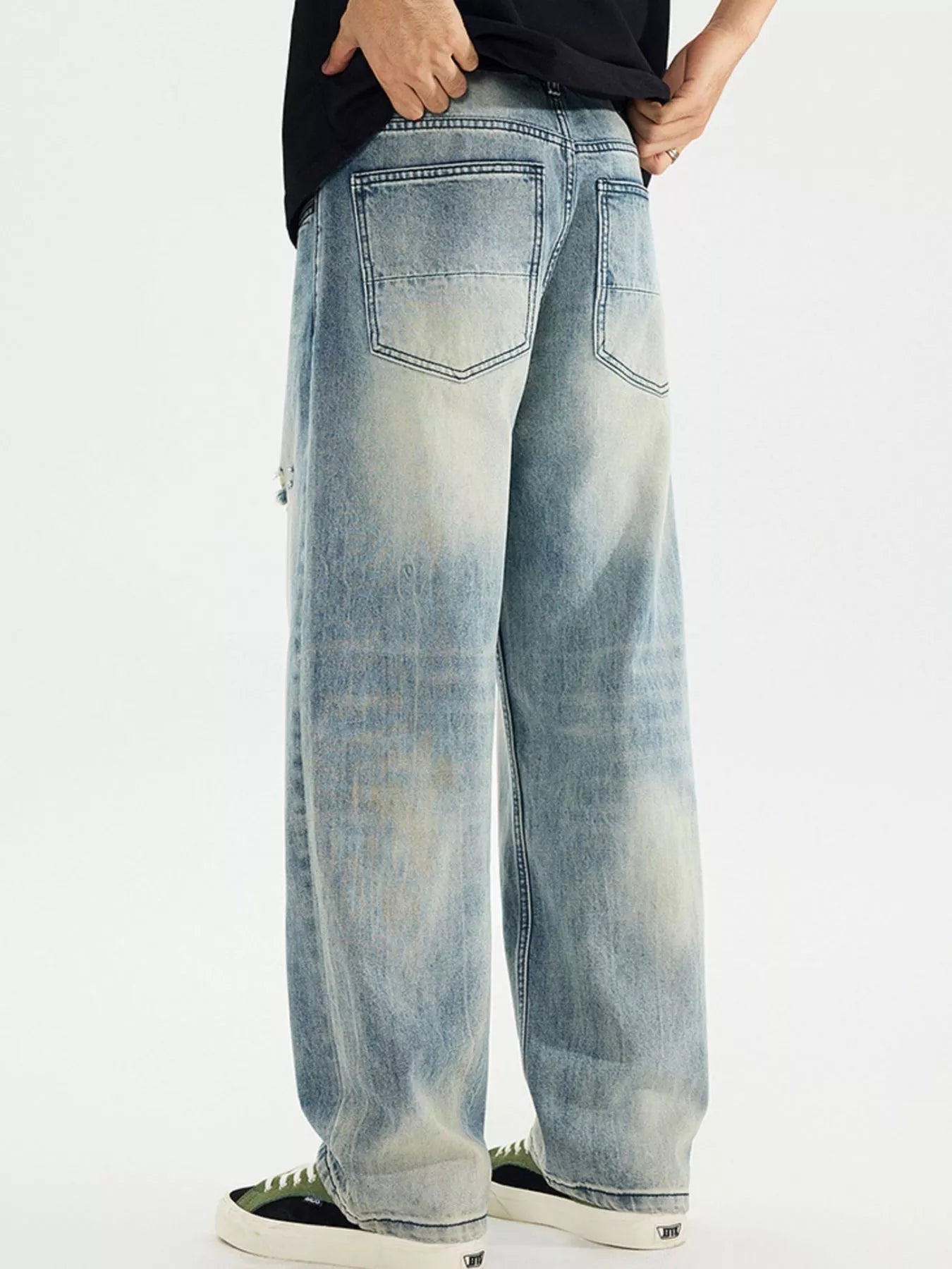Men's Distressed Vintage Wash Loose Fit Jeans - Tailored Accord